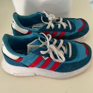 Adidas Retrophy boys size 3